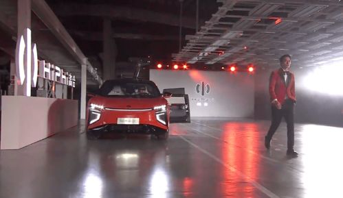 跨界營(yíng)銷(xiāo)新典范 高合汽車(chē)聯(lián)動(dòng)Scabal工廠走秀，重構(gòu)汽車(chē)銷(xiāo)售體驗(yàn)